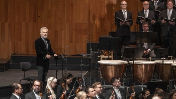 Imagem de Édipo Rei de Stravinsky, no Festival de Salzburgo