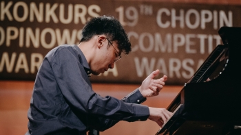 Imagem  de Hoi Leong (Zach) Cheong no Concurso Internacional de Piano F. Chopin