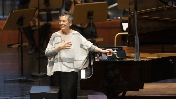 Imagem  de Maria João Pires recebe o Prémio Europeu Helena Vaz da Silva 2025