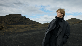 Imagem  de Gabriel Oláfs na estreia de “Frequências Paralelas” 