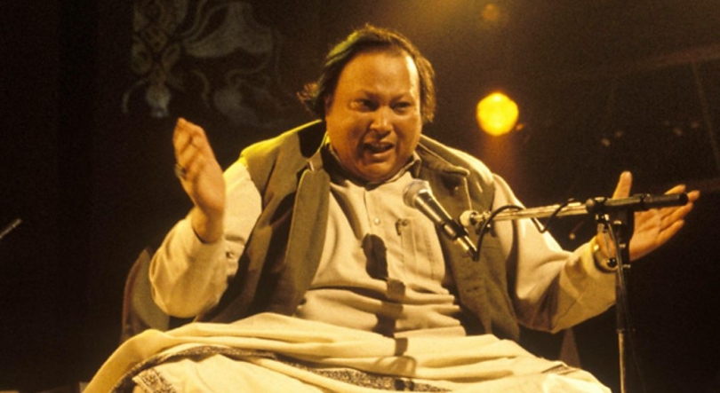 Imagem de “Mustt Mustt”, o 1º álbum de fusão Qawwali de Ali Khan