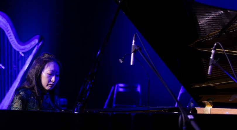 Imagem de Etsuko Hirose no concerto Depois da Tempestade