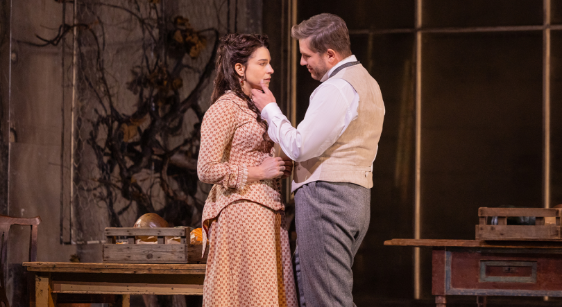 Imagem de “Eugene Onegin” de Tchaikovsky, no Metropolitan Opera