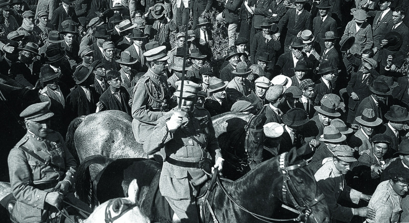 Militares divididos e Salazar à espreita