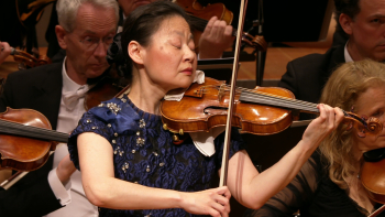 Midori com a Orquestra Sinfónica Alemã dirigida por Marie Jacquot