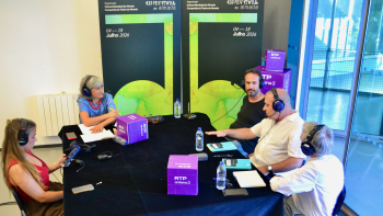 A RTP Antena 2 em direto do Festival de Almada