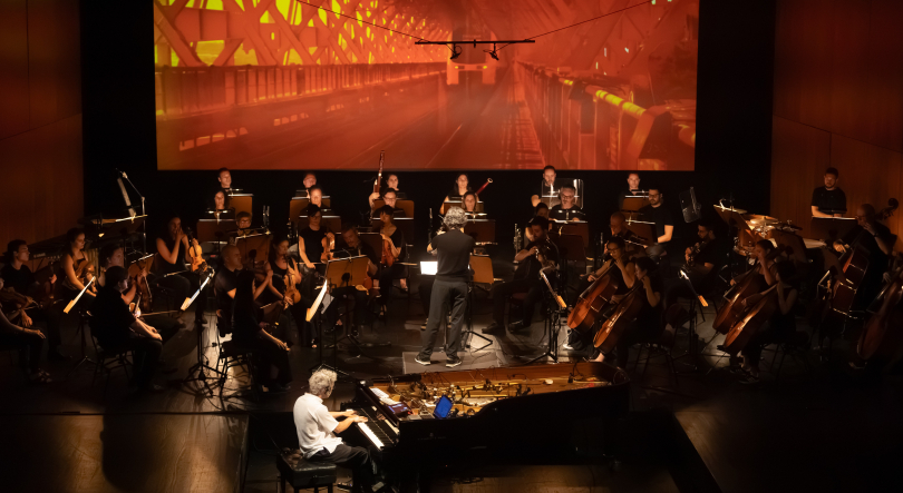 No dia de aniversário da Ponte 25 de Abril, os sons da ponte como música, em Pons Varolii
